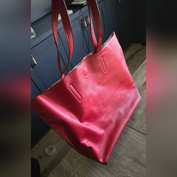 Red tote bag with attached floral clutch - Picture 10 of 10